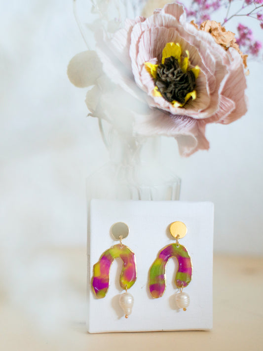 Bögen und Perlen – in Rosa und Wiesengrün