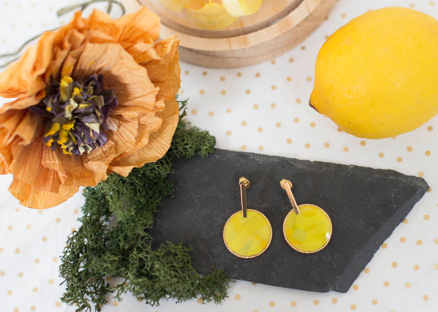 Ohrringe „Gelbe Sonne“ aus recyceltem Kunststoff und vergoldet