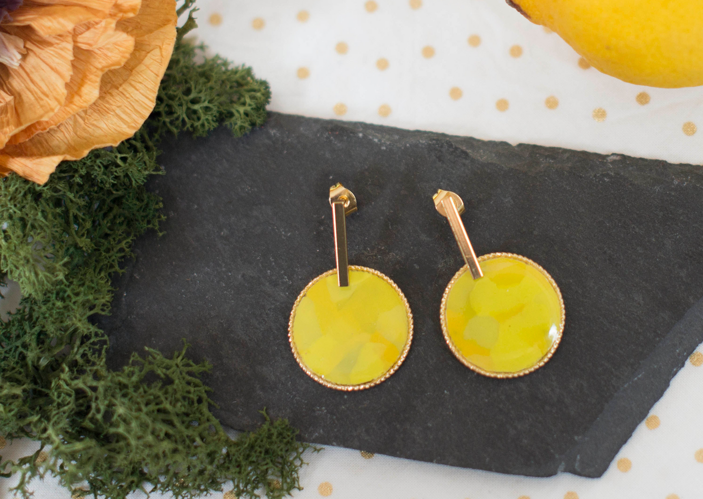 Ohrringe „Gelbe Sonne“ aus recyceltem Kunststoff und vergoldet