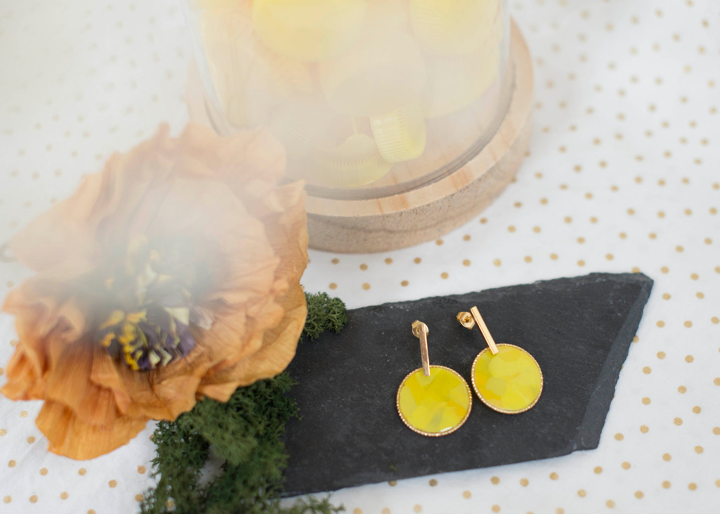 Ohrringe „Gelbe Sonne“ aus recyceltem Kunststoff und vergoldet