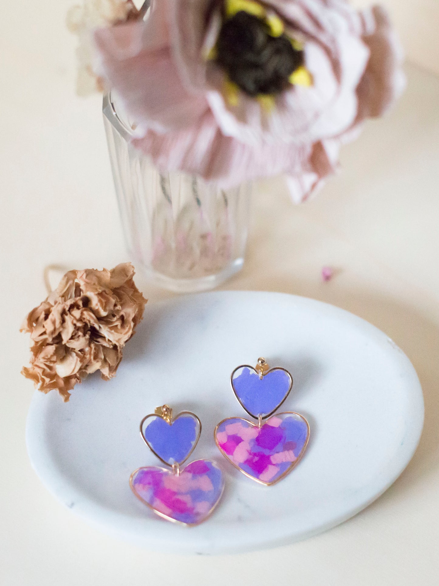 GROSSES HERZ lila – vergoldeter Verschluss