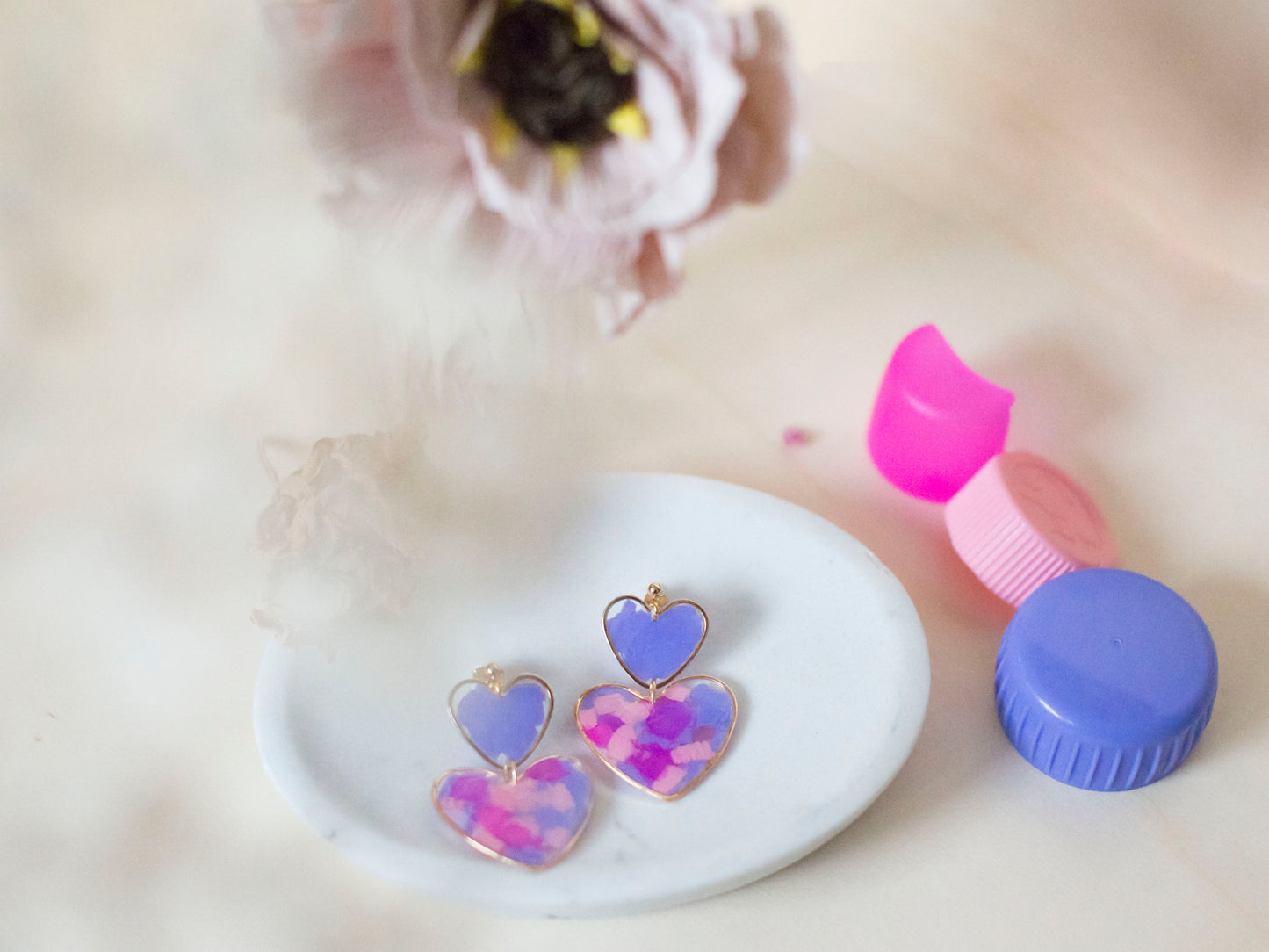 GROSSES HERZ lila – vergoldeter Verschluss